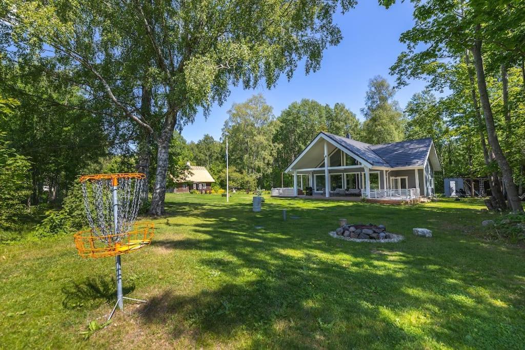 Modern Villa With Sauna & Hot Tub Hiiumaa Zewnętrze zdjęcie
