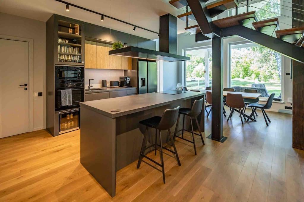 Modern Villa With Sauna & Hot Tub Hiiumaa Zewnętrze zdjęcie